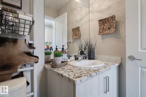 12209 103 Street, Edmonton, AB - Indoor Photo Showing Bathroom