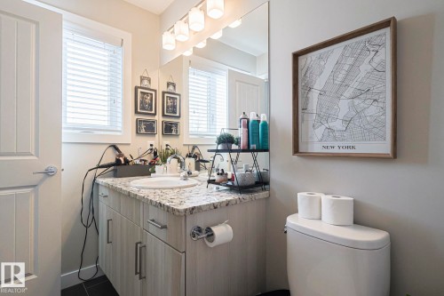 12209 103 Street, Edmonton, AB - Indoor Photo Showing Bathroom