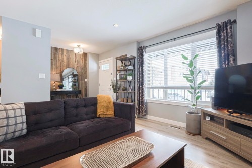 12209 103 Street, Edmonton, AB - Indoor Photo Showing Living Room