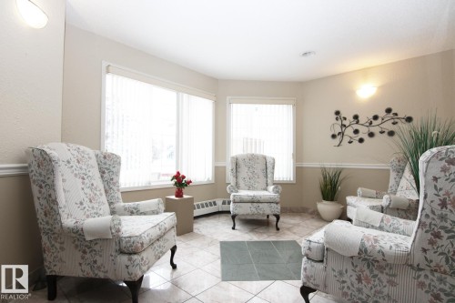 308 17150 94A Avenue, Edmonton, AB - Indoor Photo Showing Living Room