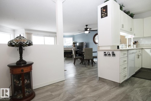 308 17150 94A Avenue, Edmonton, AB - Indoor Photo Showing Kitchen