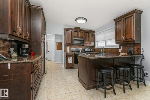 13016 79 Street, Edmonton, AB - Indoor Photo Showing Kitchen