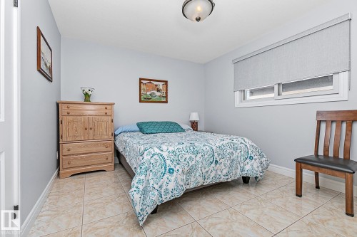 13016 79 Street, Edmonton, AB - Indoor Photo Showing Bedroom