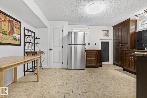 13016 79 Street, Edmonton, AB - Indoor