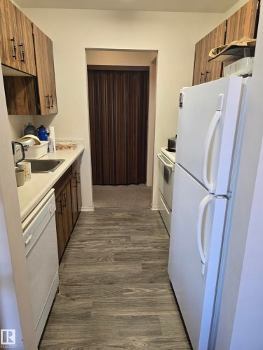 102 18204 93 Avenue  Edmonton, AB T5T 2V2