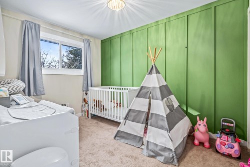 100 Lambert Crescent, St. Albert, AB - Indoor Photo Showing Bedroom