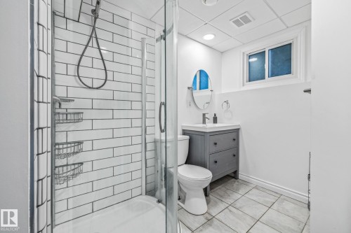 100 Lambert Crescent, St. Albert, AB - Indoor Photo Showing Bathroom