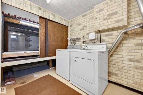 107 Woodstock, Edmonton, AB - Indoor Photo Showing Laundry Room