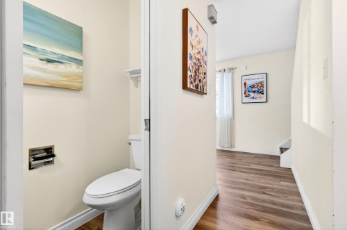 107 Woodstock, Edmonton, AB - Indoor Photo Showing Bathroom