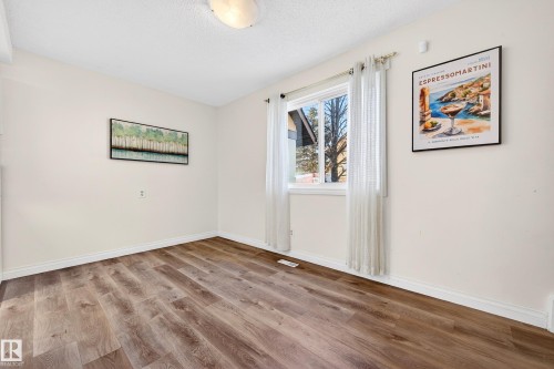 107 Woodstock, Edmonton, AB - Indoor Photo Showing Other Room