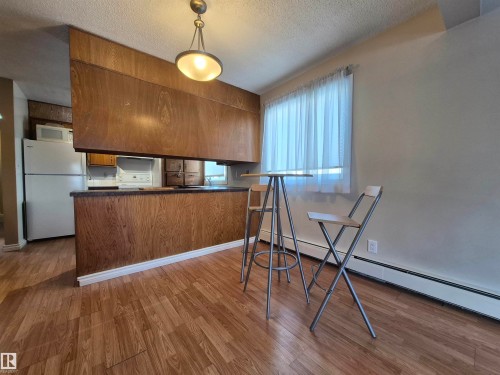 6 9140 149 Street, Edmonton, AB - Indoor Photo Showing Kitchen
