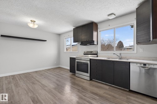 6714 149 Avenue, Edmonton, AB - Indoor Photo Showing Kitchen