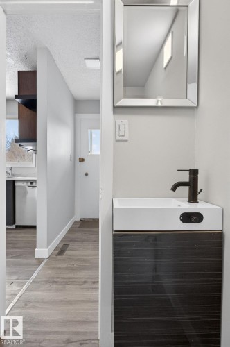 6714 149 Avenue, Edmonton, AB - Indoor