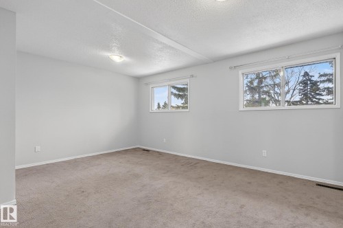 6714 149 Avenue, Edmonton, AB - Indoor Photo Showing Other Room