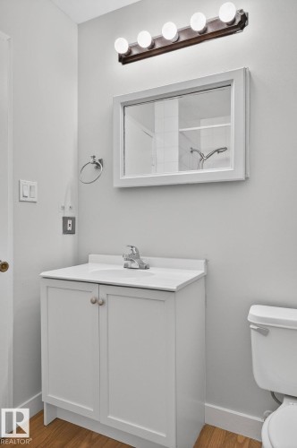 6714 149 Avenue, Edmonton, AB - Indoor Photo Showing Bathroom