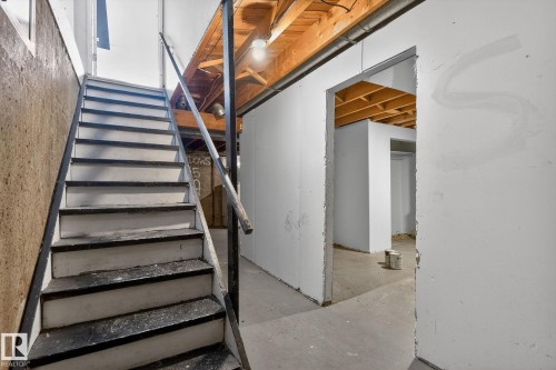 6714 149 Avenue, Edmonton, AB - Indoor Photo Showing Other Room
