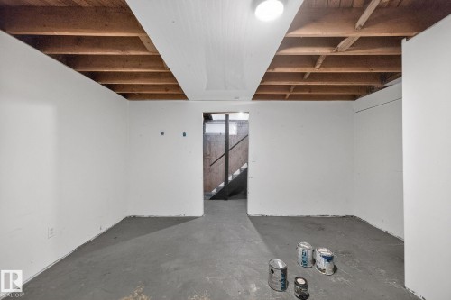 6714 149 Avenue, Edmonton, AB - Indoor