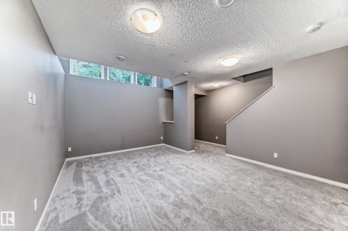 3116 Arthurs Crescent, Edmonton, AB - Indoor Photo Showing Other Room