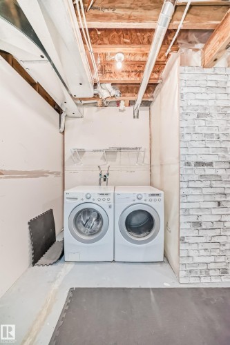 3116 Arthurs Crescent, Edmonton, AB - Indoor Photo Showing Laundry Room