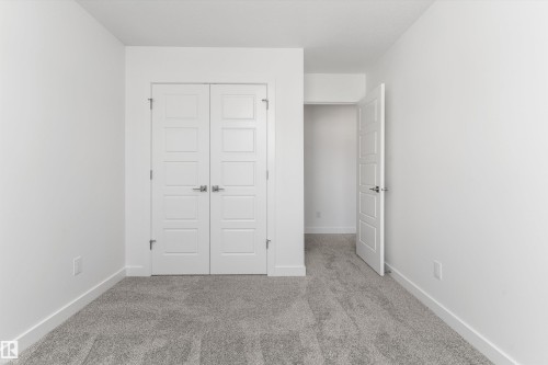 939 18 Avenue, Edmonton, AB - Indoor Photo Showing Other Room