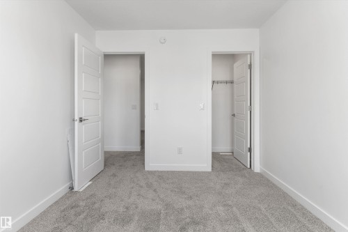939 18 Avenue, Edmonton, AB - Indoor Photo Showing Other Room