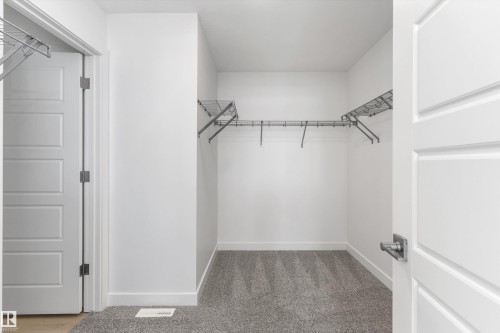 939 18 Avenue, Edmonton, AB - Indoor With Storage