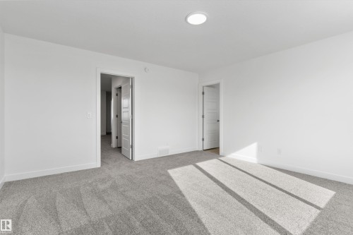 939 18 Avenue, Edmonton, AB - Indoor