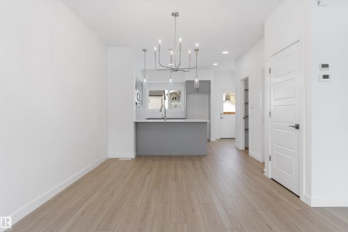 18816 28 Avenue, Edmonton, AB - Indoor Photo Showing Kitchen