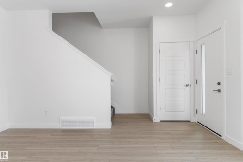 18816 28 Avenue, Edmonton, AB - Indoor Photo Showing Other Room