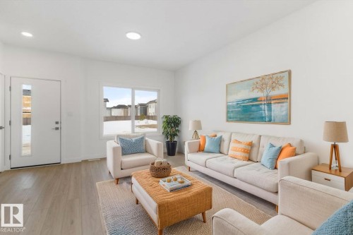 18816 28 Avenue, Edmonton, AB - Indoor Photo Showing Living Room