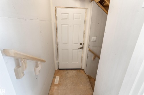 18816 28 Avenue, Edmonton, AB - Indoor Photo Showing Other Room