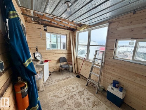 218 Hwy 13 E, Alder Flats, AB - Indoor Photo Showing Other Room