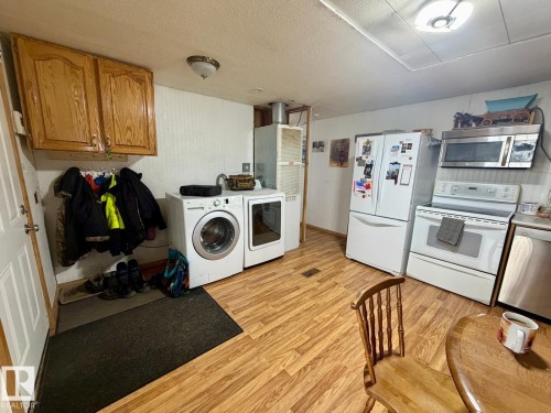 218 Hwy 13 E, Alder Flats, AB - Indoor Photo Showing Laundry Room
