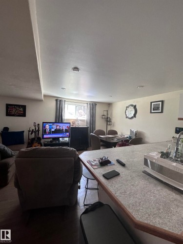 30 Geneva Crescent, St. Albert, AB - Indoor Photo Showing Kitchen