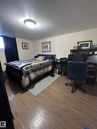 30 Geneva Crescent, St. Albert, AB - Indoor Photo Showing Bedroom