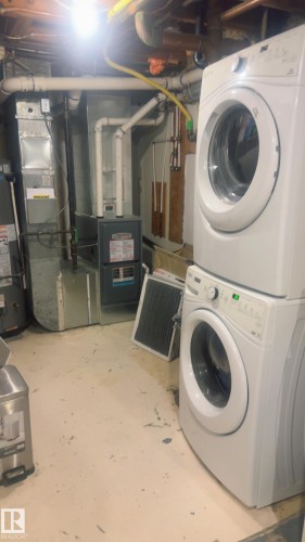 30 Geneva Crescent, St. Albert, AB - Indoor Photo Showing Laundry Room