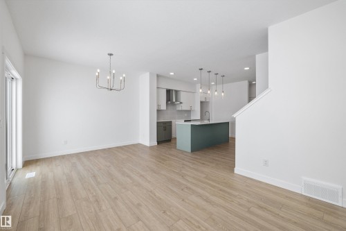 544 176 Avenue, Edmonton, AB - Indoor Photo Showing Kitchen