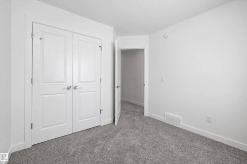 544 176 Avenue, Edmonton, AB - Indoor Photo Showing Other Room