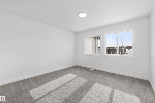 544 176 Avenue, Edmonton, AB - Indoor Photo Showing Other Room