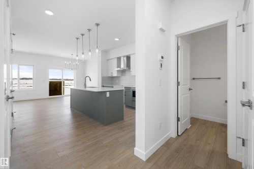544 176 Avenue, Edmonton, AB - Indoor Photo Showing Kitchen