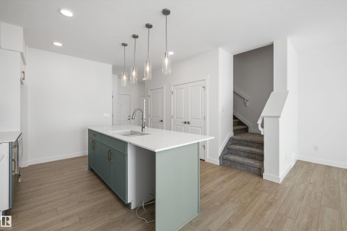 544 176 Avenue, Edmonton, AB - Indoor Photo Showing Kitchen With Upgraded Kitchen