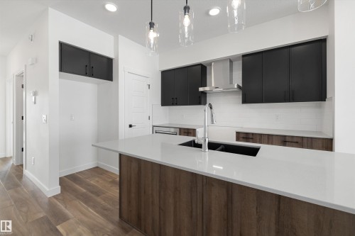 546 176 Avenue, Edmonton, AB - Indoor Photo Showing Kitchen With Double Sink
