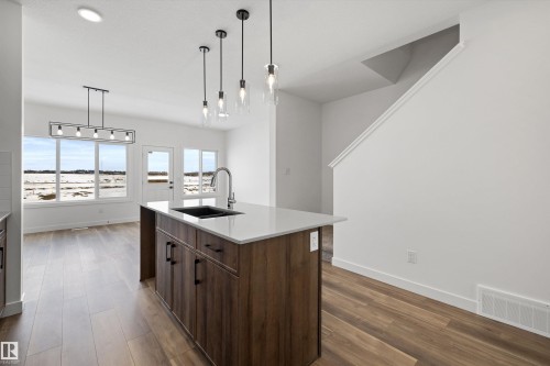 546 176 Avenue, Edmonton, AB - Indoor Photo Showing Kitchen