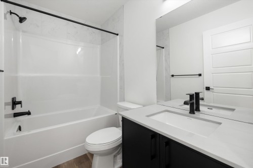 546 176 Avenue, Edmonton, AB - Indoor Photo Showing Bathroom