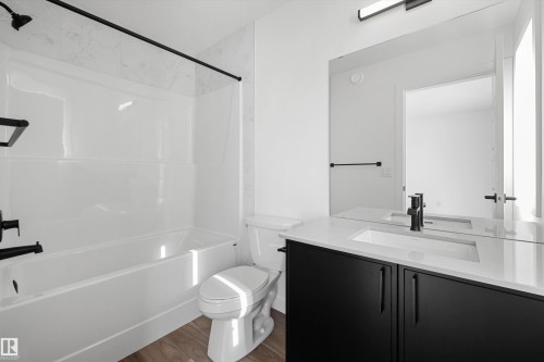546 176 Avenue, Edmonton, AB - Indoor Photo Showing Bathroom