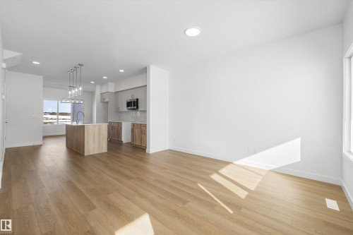 604 176 Avenue, Edmonton, AB - Indoor Photo Showing Kitchen