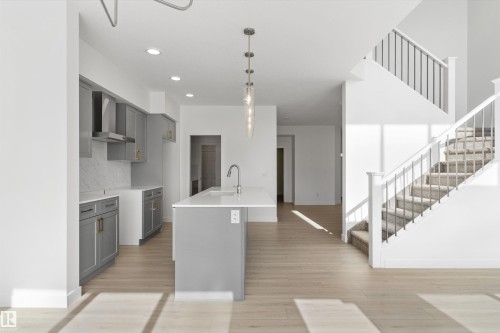 943 18 Avenue, Edmonton, AB - Indoor Photo Showing Other Room