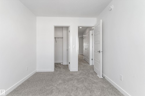 943 18 Avenue, Edmonton, AB - Indoor Photo Showing Other Room