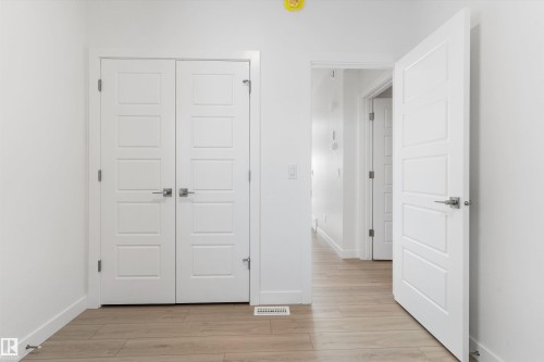 943 18 Avenue, Edmonton, AB - Indoor Photo Showing Other Room