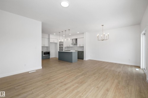 8732 183 Avenue, Edmonton, AB - Indoor Photo Showing Kitchen
